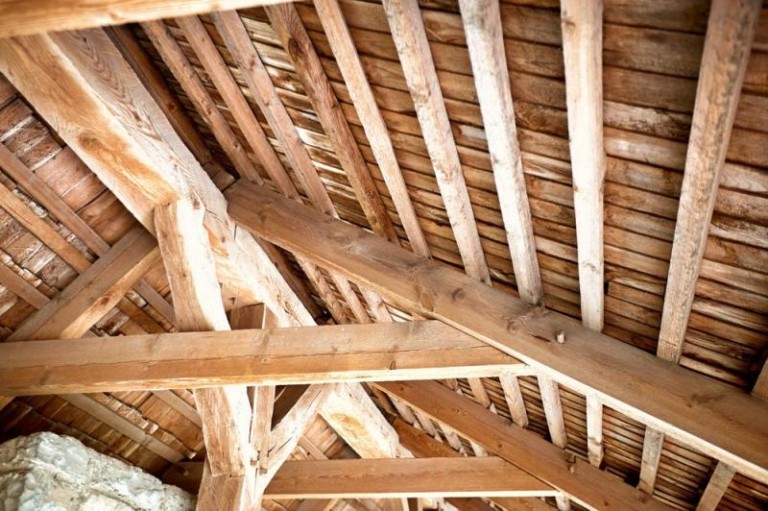 Pourquoi choisir une charpente traditionnelle pour votre maison ?